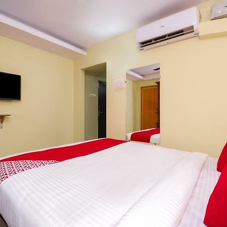 Oyo 26234 Annapurna Nilayam Hotel Vijayawāda Esterno foto