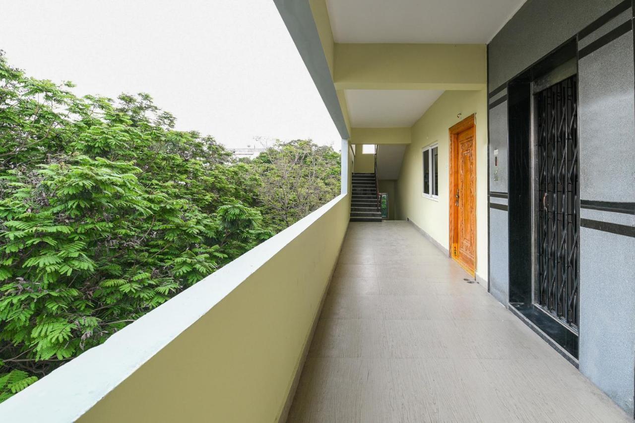 Oyo 26234 Annapurna Nilayam Hotel Vijayawāda Esterno foto
