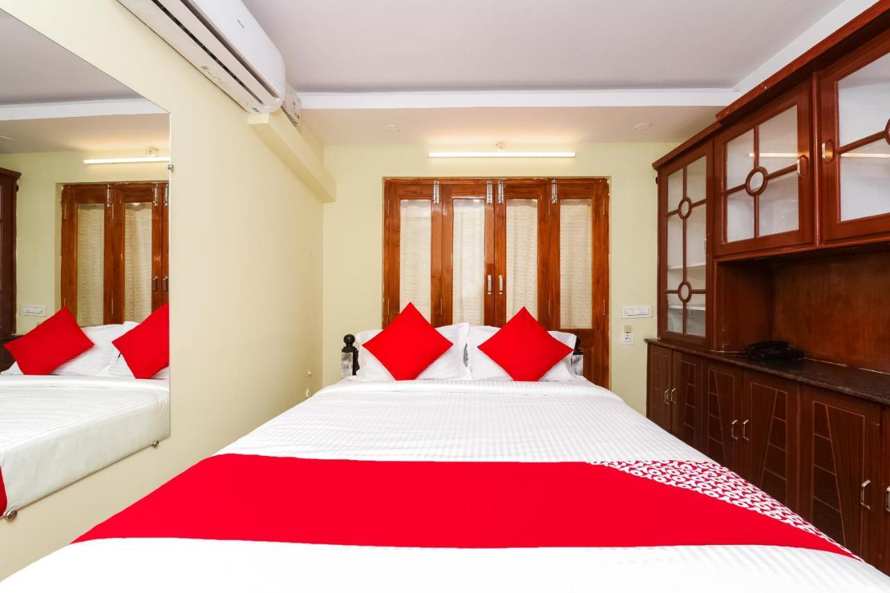 Oyo 26234 Annapurna Nilayam Hotel Vijayawāda Esterno foto