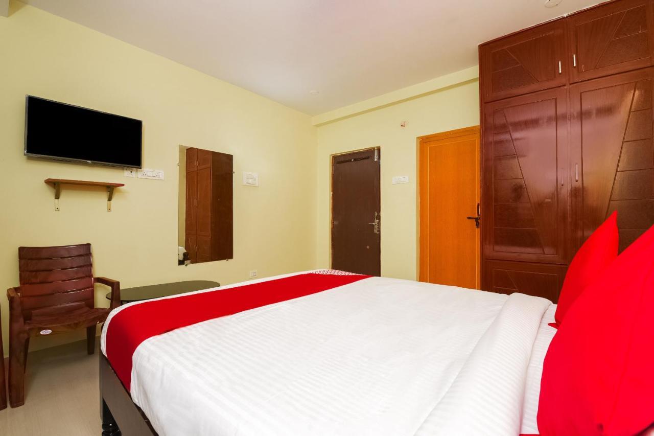 Oyo 26234 Annapurna Nilayam Hotel Vijayawāda Esterno foto