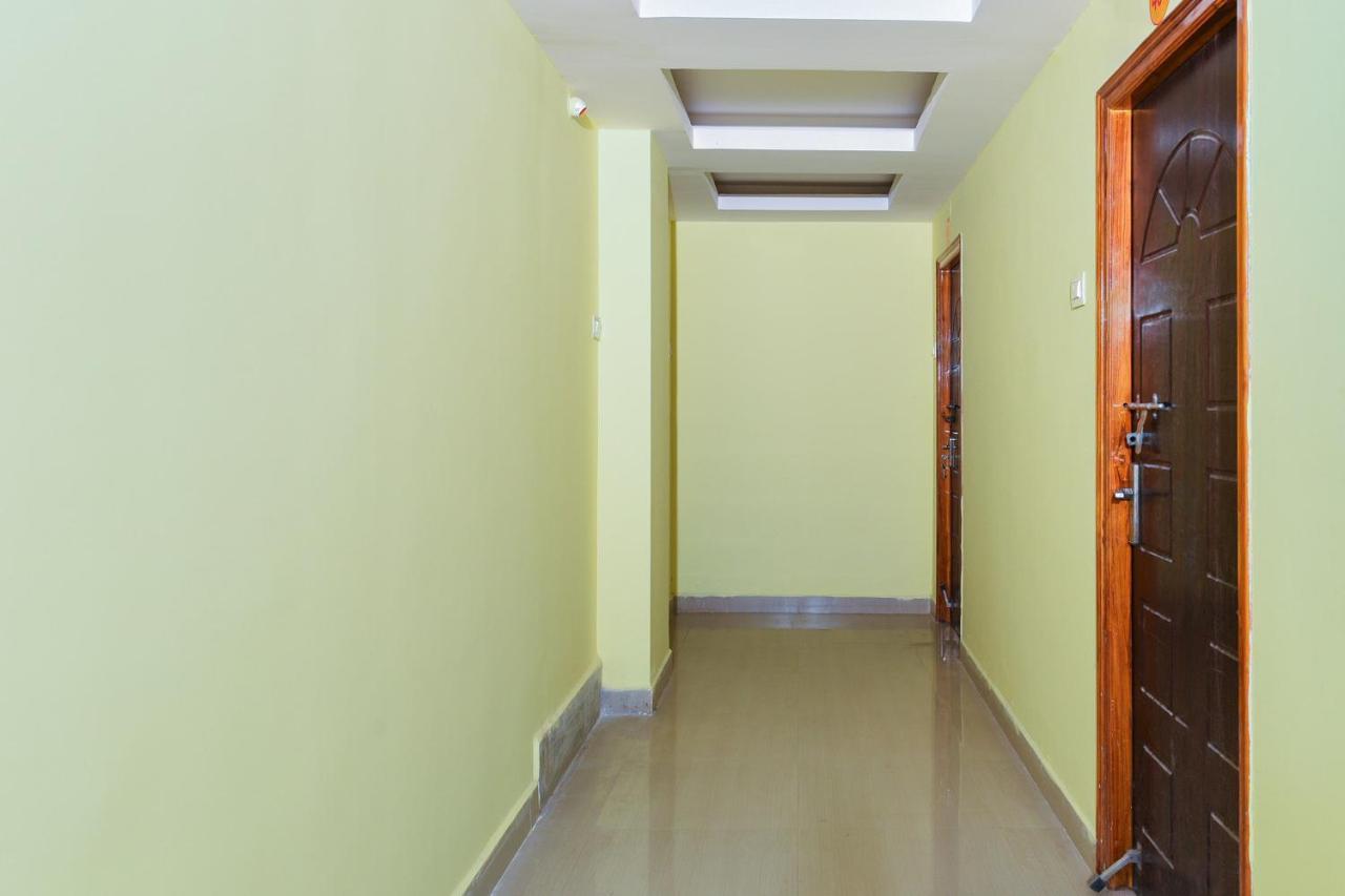 Oyo 26234 Annapurna Nilayam Hotel Vijayawāda Esterno foto