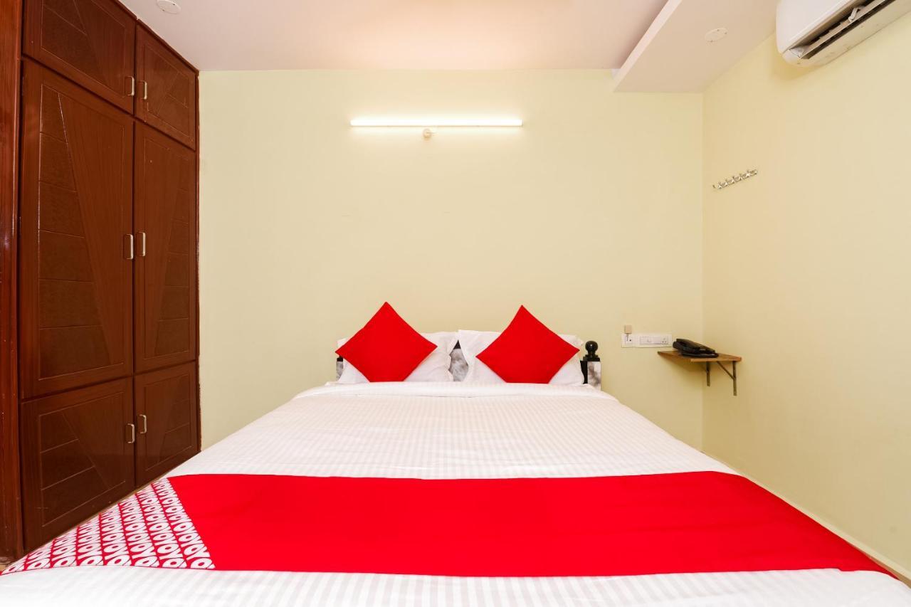 Oyo 26234 Annapurna Nilayam Hotel Vijayawāda Esterno foto